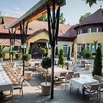 Hotel Garden Wellness és Konferencia
