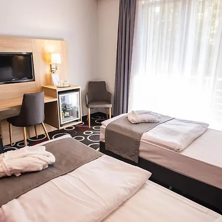 Hotel Garden Wellness Es Konferencia
