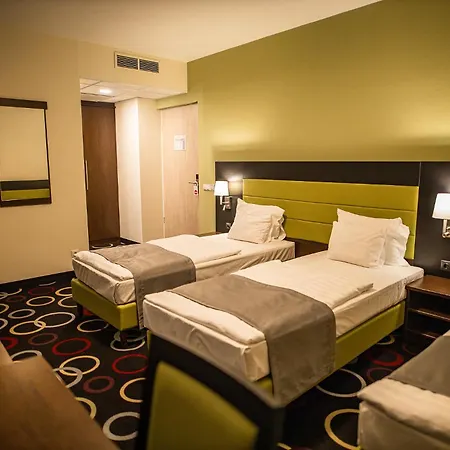 Hotel Garden Wellness Es Konferencia