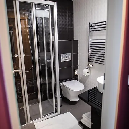 Garden Wellness Es Konferencia Hotel