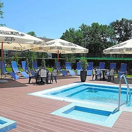 Garden Wellness Es Konferencia ホテル 4*