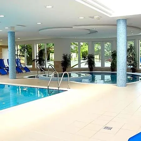 Garden Wellness Es Konferencia ホテル 4*