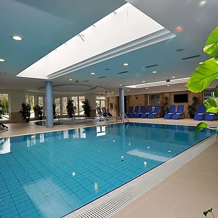 ホテル Garden Wellness Es Konferencia