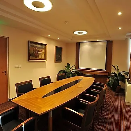 Garden Wellness Es Konferencia 4*