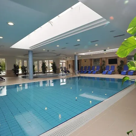 Garden Wellness Es Konferencia فندق 4*