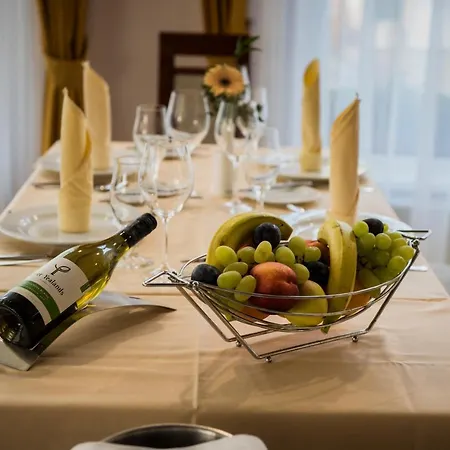 Hotel Garden Wellness Es Konferencia 4*