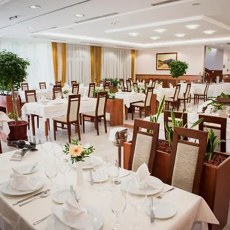 Garden Wellness és Konferencia 4* Szolnok