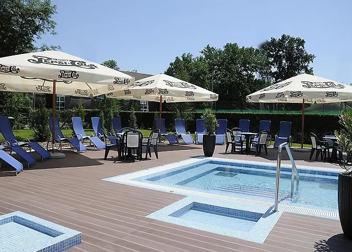 Garden Wellness Es Konferencia Hotel 4*