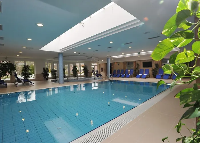 Garden Wellness Es Konferencia Hotel 4*