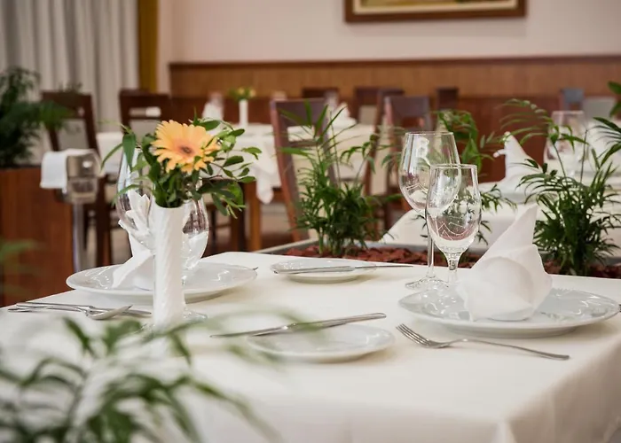 Garden Wellness Es Konferencia Hotel